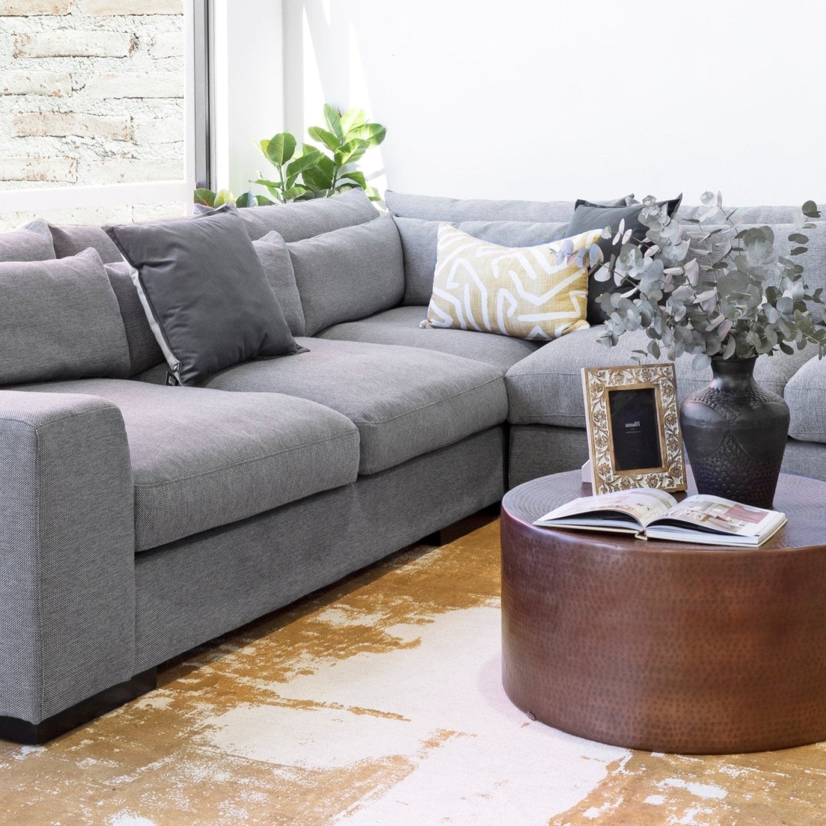 Comfy Corner Lounge